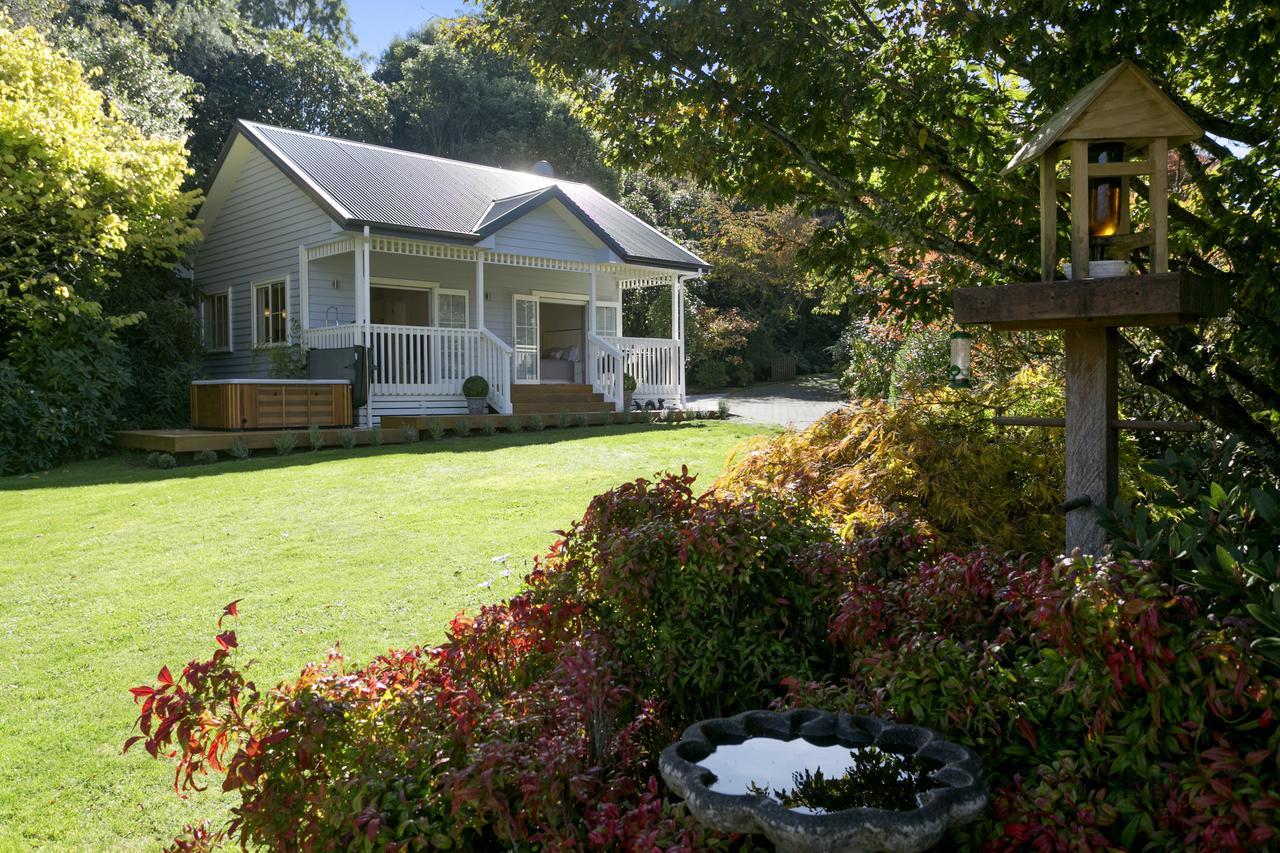 The Retreat Luxury Garden Villa Lago Lago Taupo Exterior foto